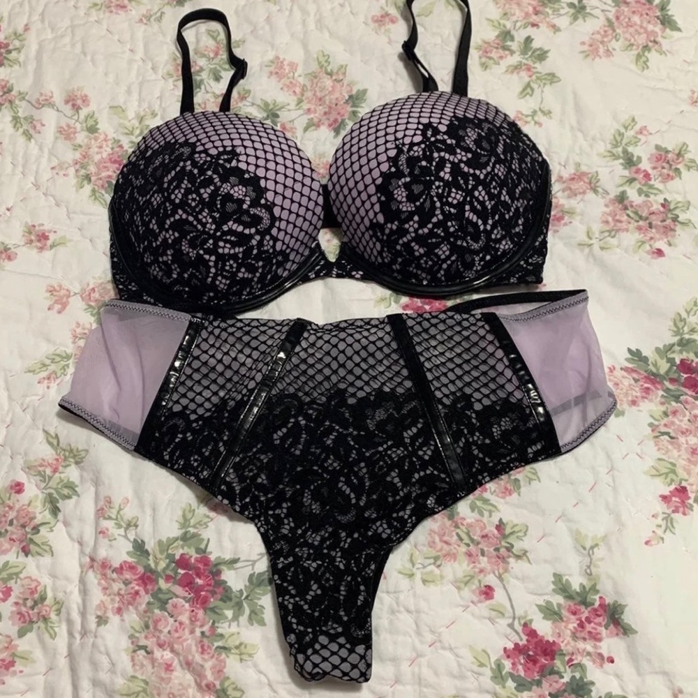 VS very sexy bra and cheeky